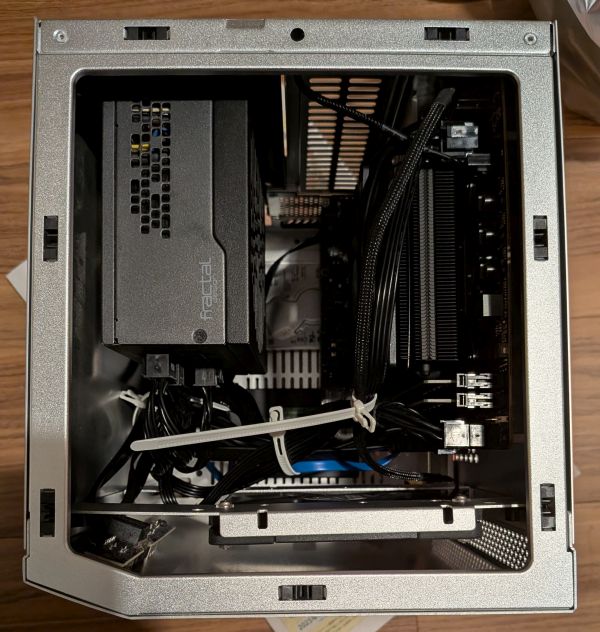 PCケースの中身